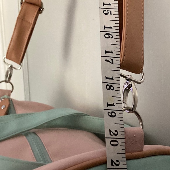 DK Bags NWT Vacay Mode Shoulder Overnight Duffle Adjustable Crossbody Strap - Picture 13 of 17